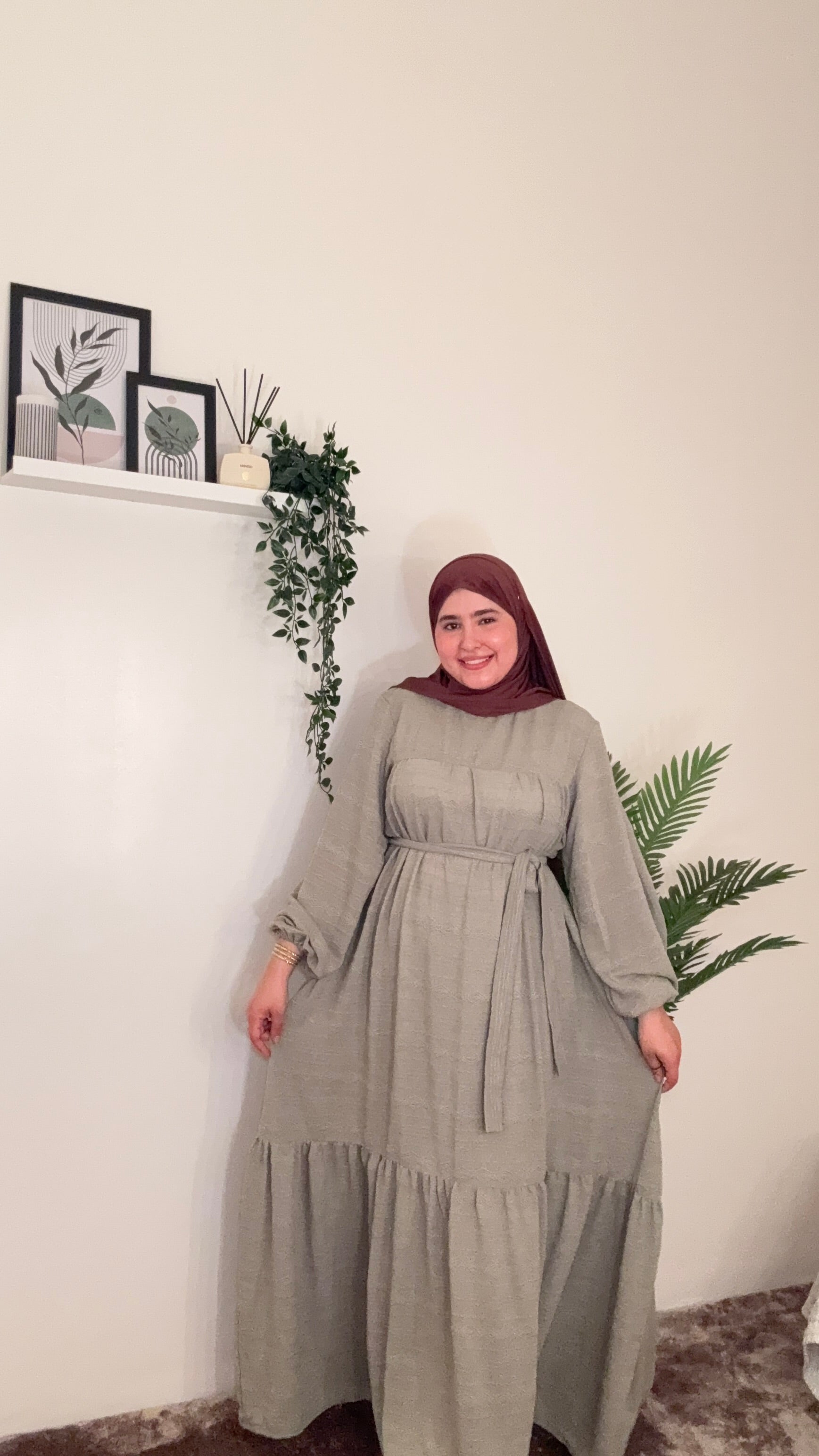 فستان صيفي أنيق (مقاس وافي خودي مقاس أصغر من المعتاد)