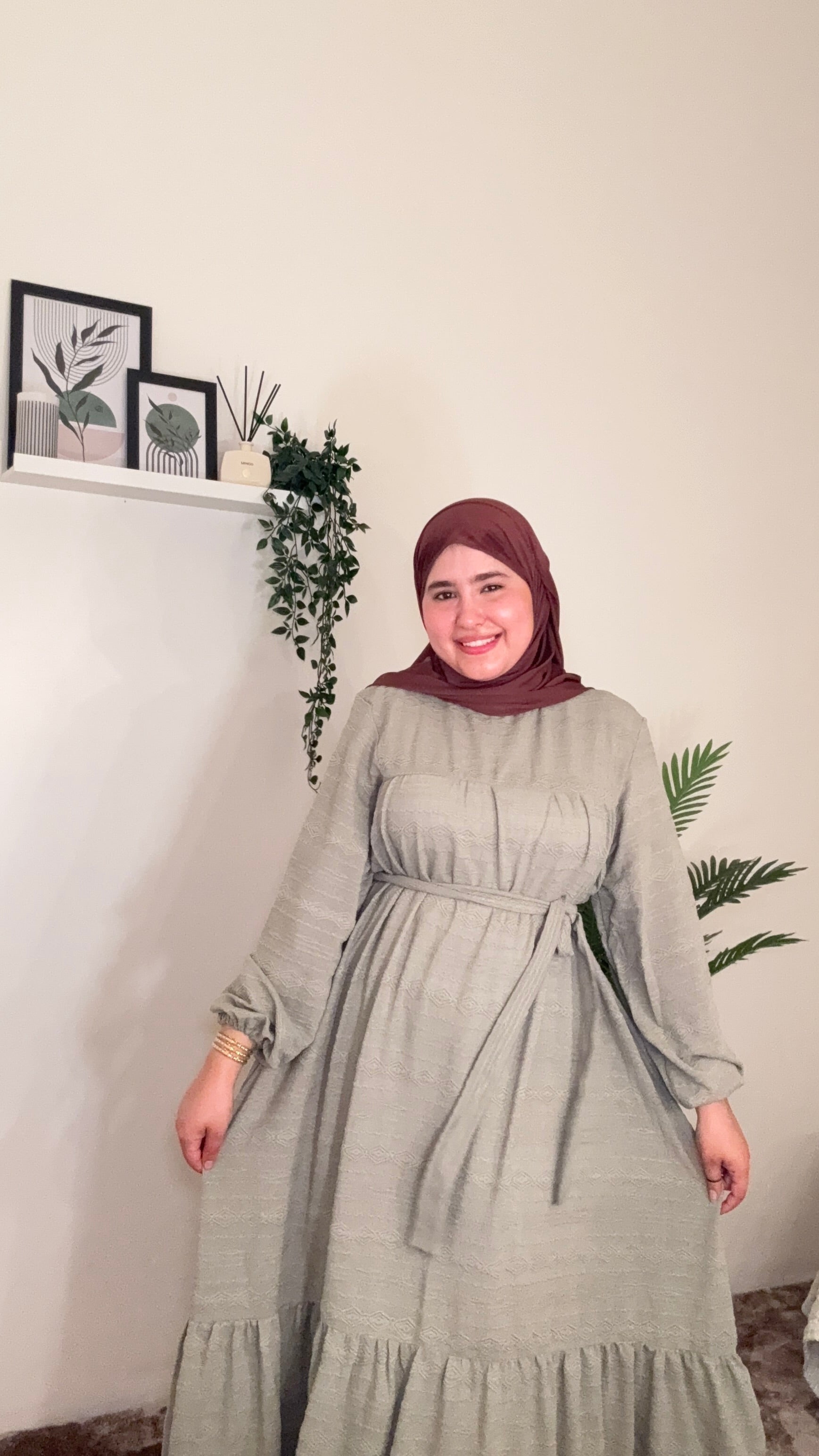 فستان صيفي أنيق (مقاس وافي خودي مقاس أصغر من المعتاد)