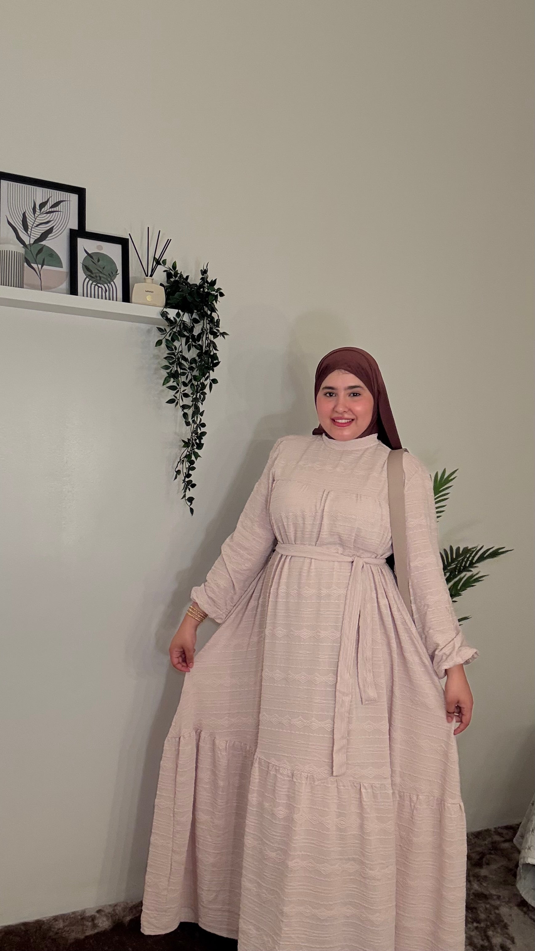 فستان صيفي أنيق (مقاس وافي خودي مقاس أصغر من المعتاد)