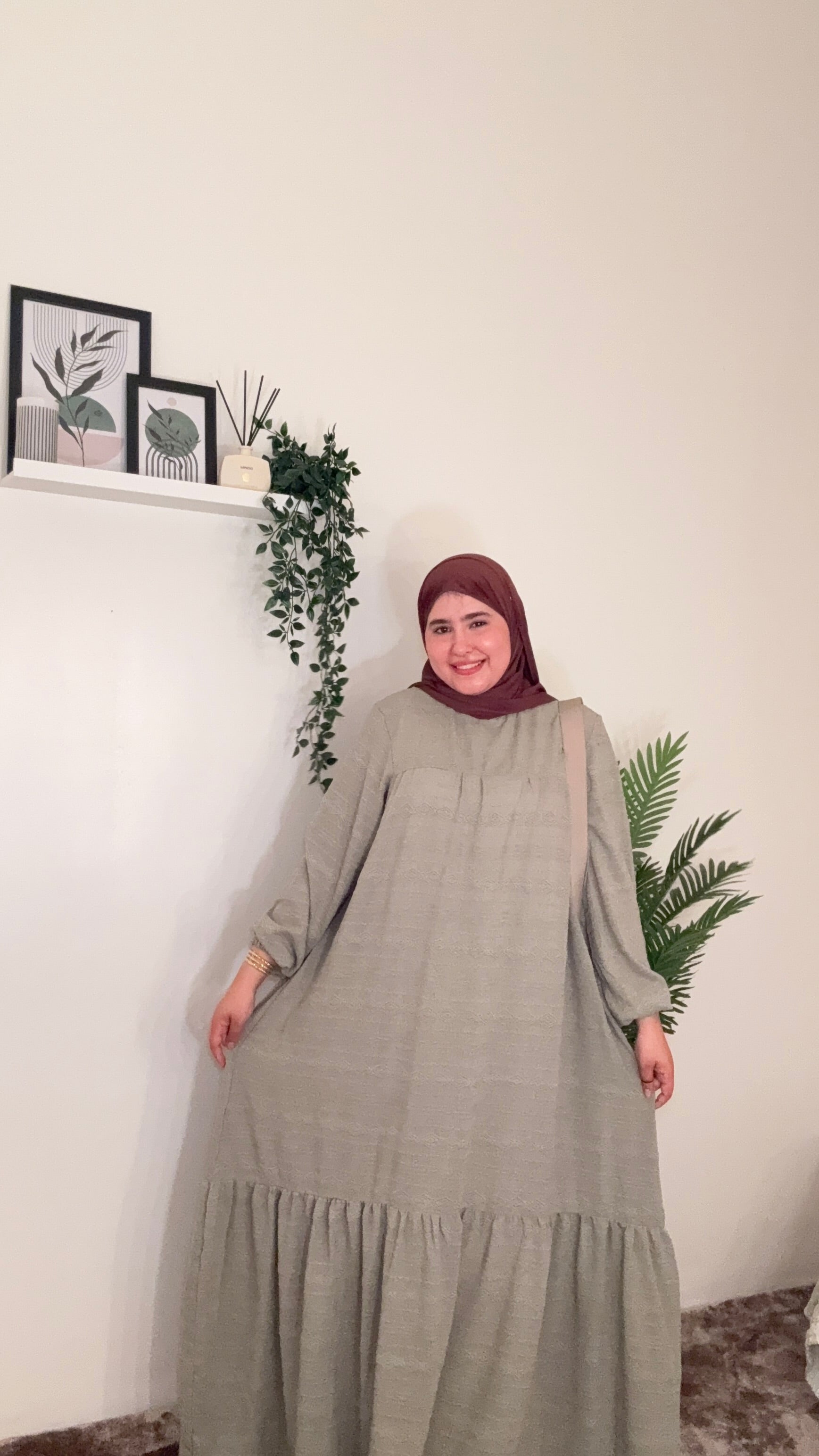 فستان صيفي أنيق (مقاس وافي خودي مقاس أصغر من المعتاد)