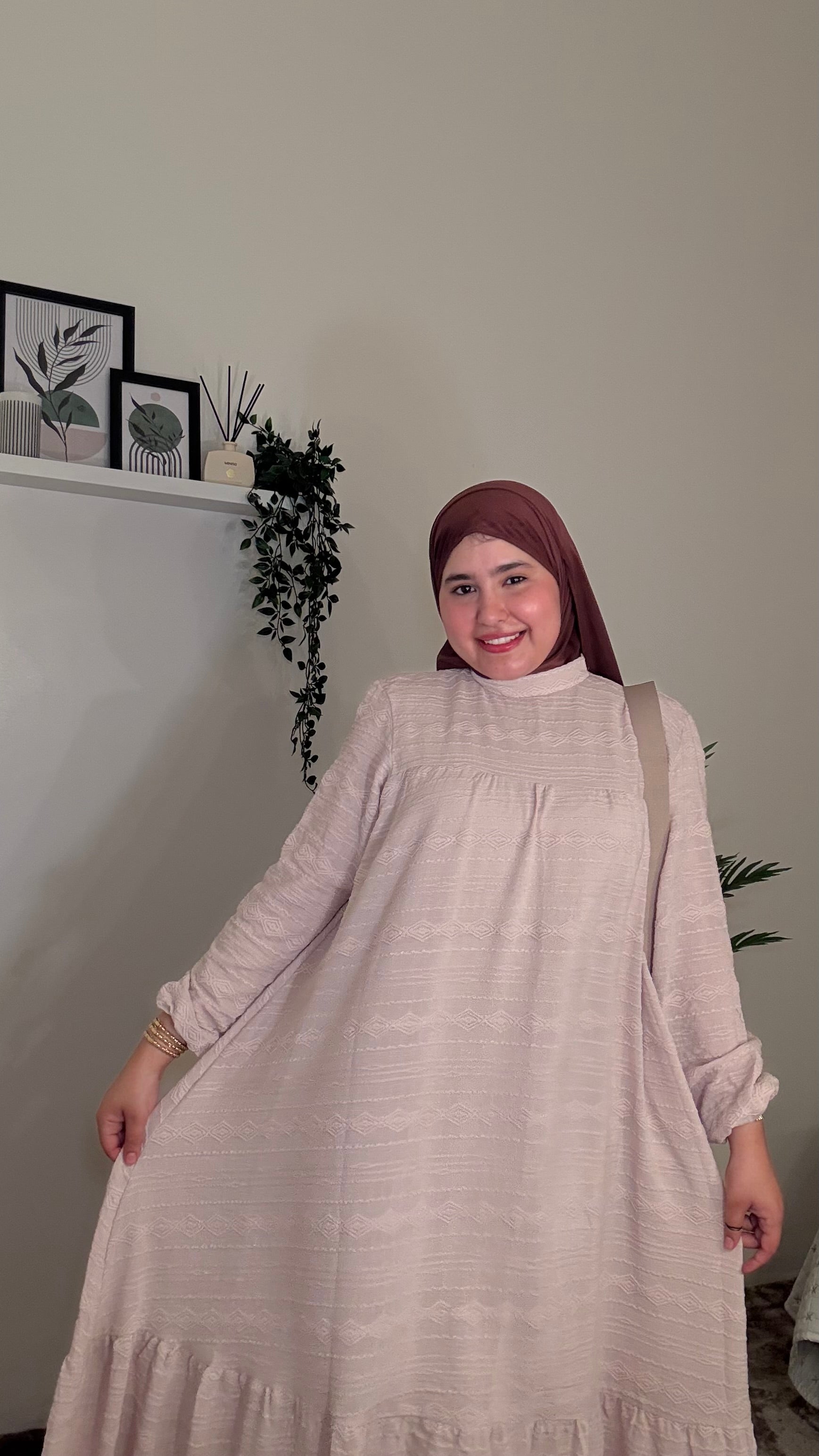 فستان صيفي أنيق (مقاس وافي خودي مقاس أصغر من المعتاد)