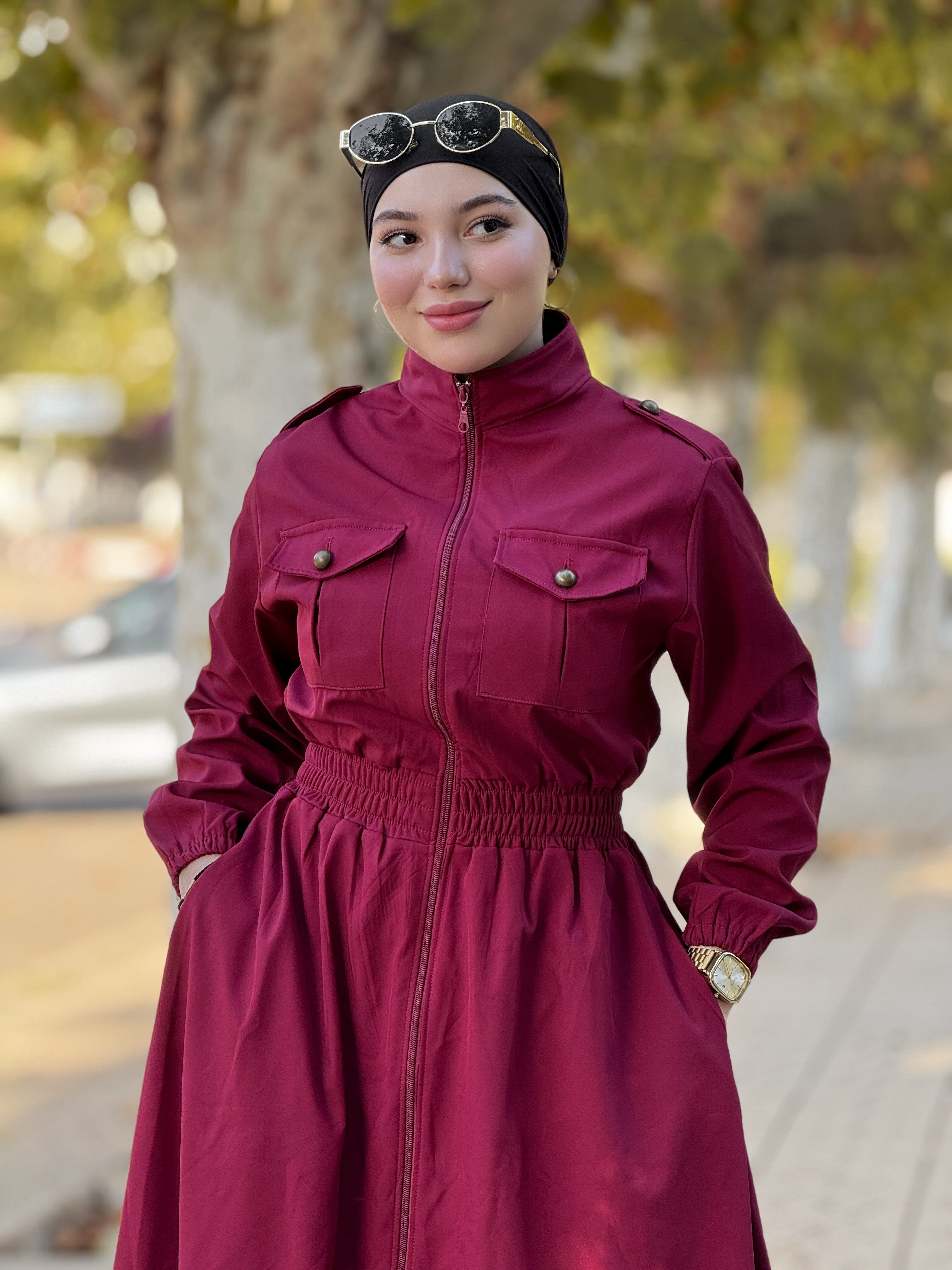 فستان  أنيق بقصة كلاسيكية و أسلوب عصري