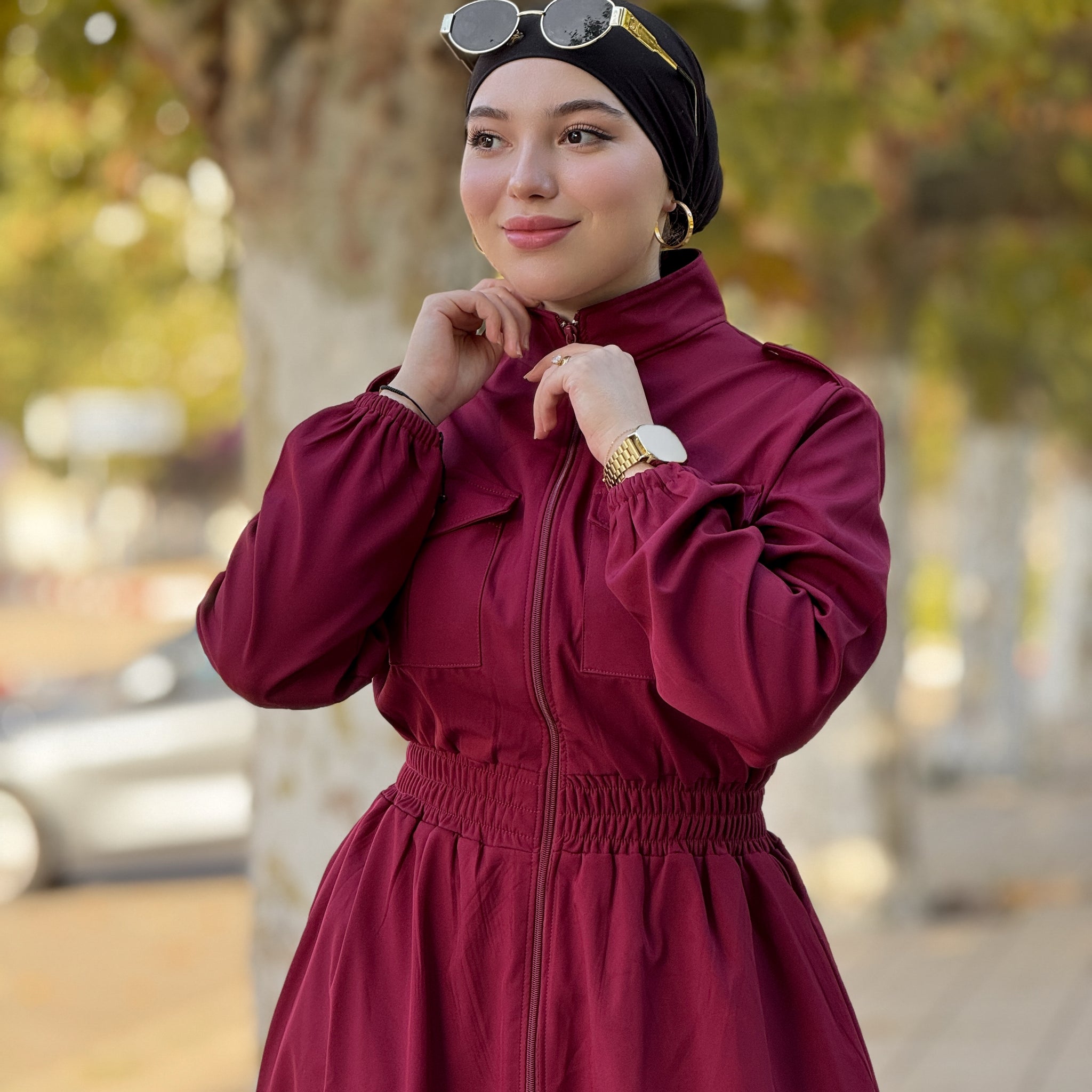 فستان  أنيق بقصة كلاسيكية و أسلوب عصري