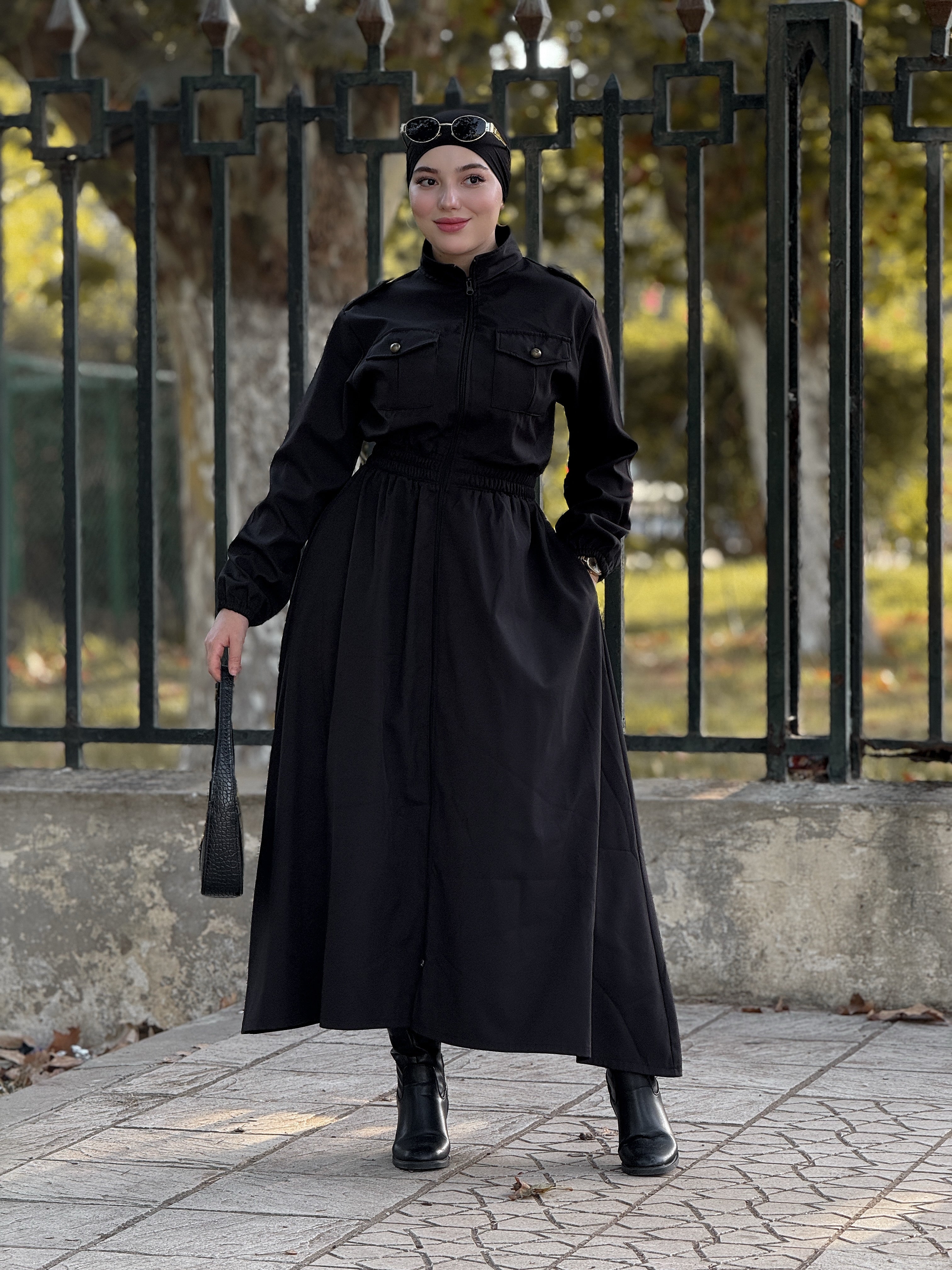 فستان  أنيق بقصة كلاسيكية و أسلوب عصري