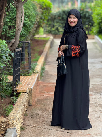 Abaya Noire Classique - Élégance à Chaque Détail | CMABAYAA