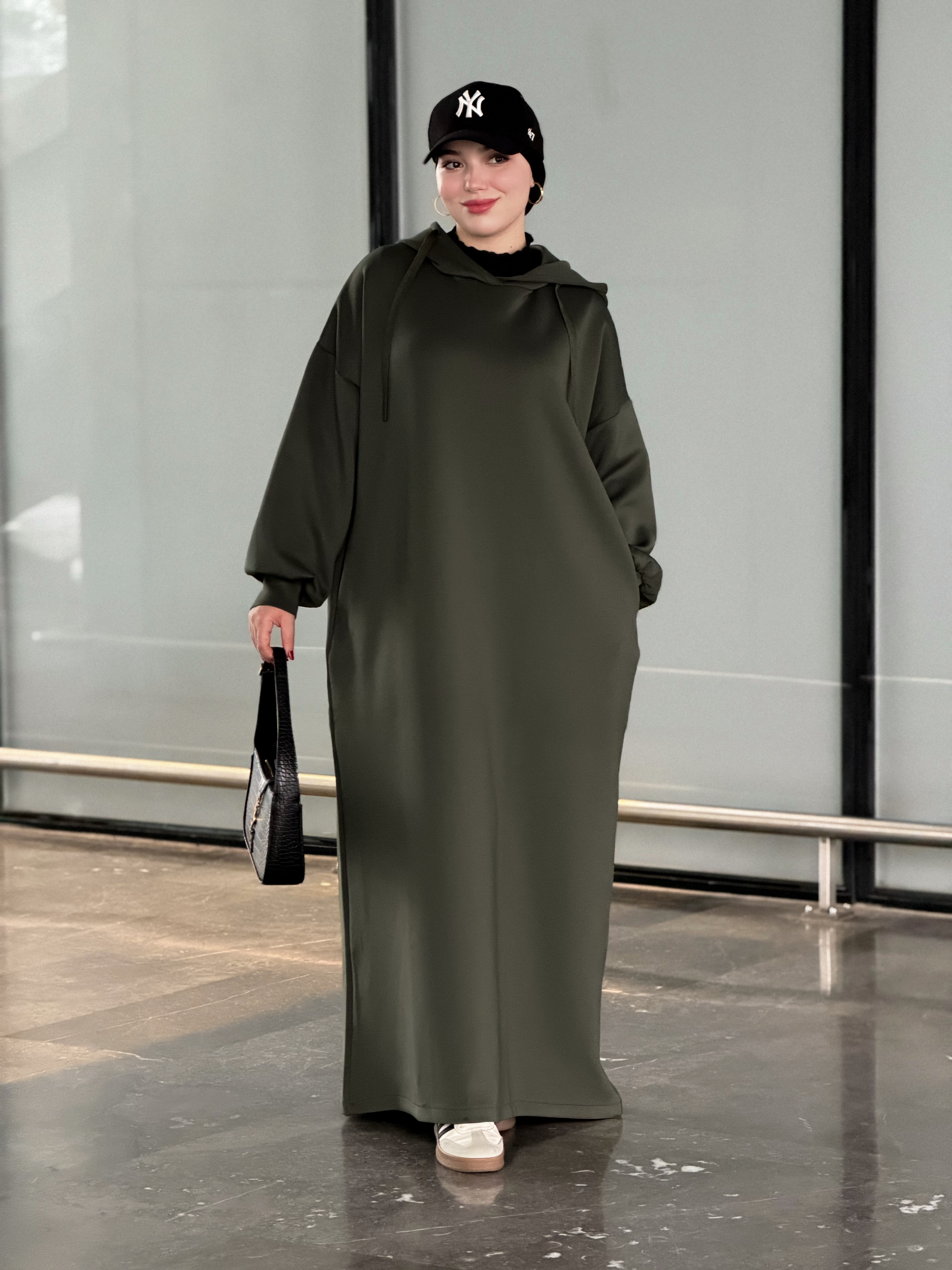 قبية شتوية طويلة (مقاس وافي خودي مقاس أصغر من المعتاد )