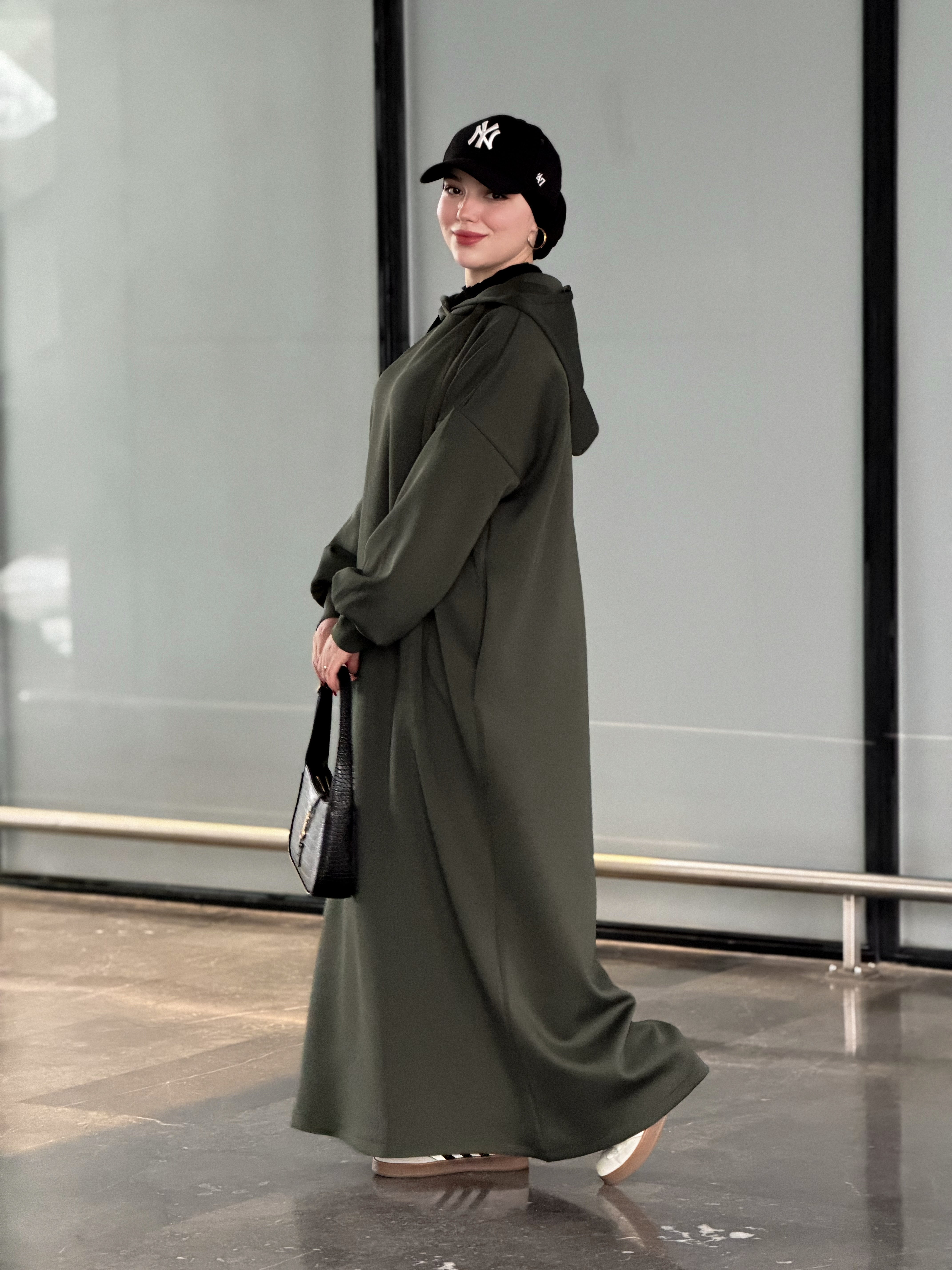 قبية شتوية طويلة (مقاس وافي خودي مقاس أصغر من المعتاد )