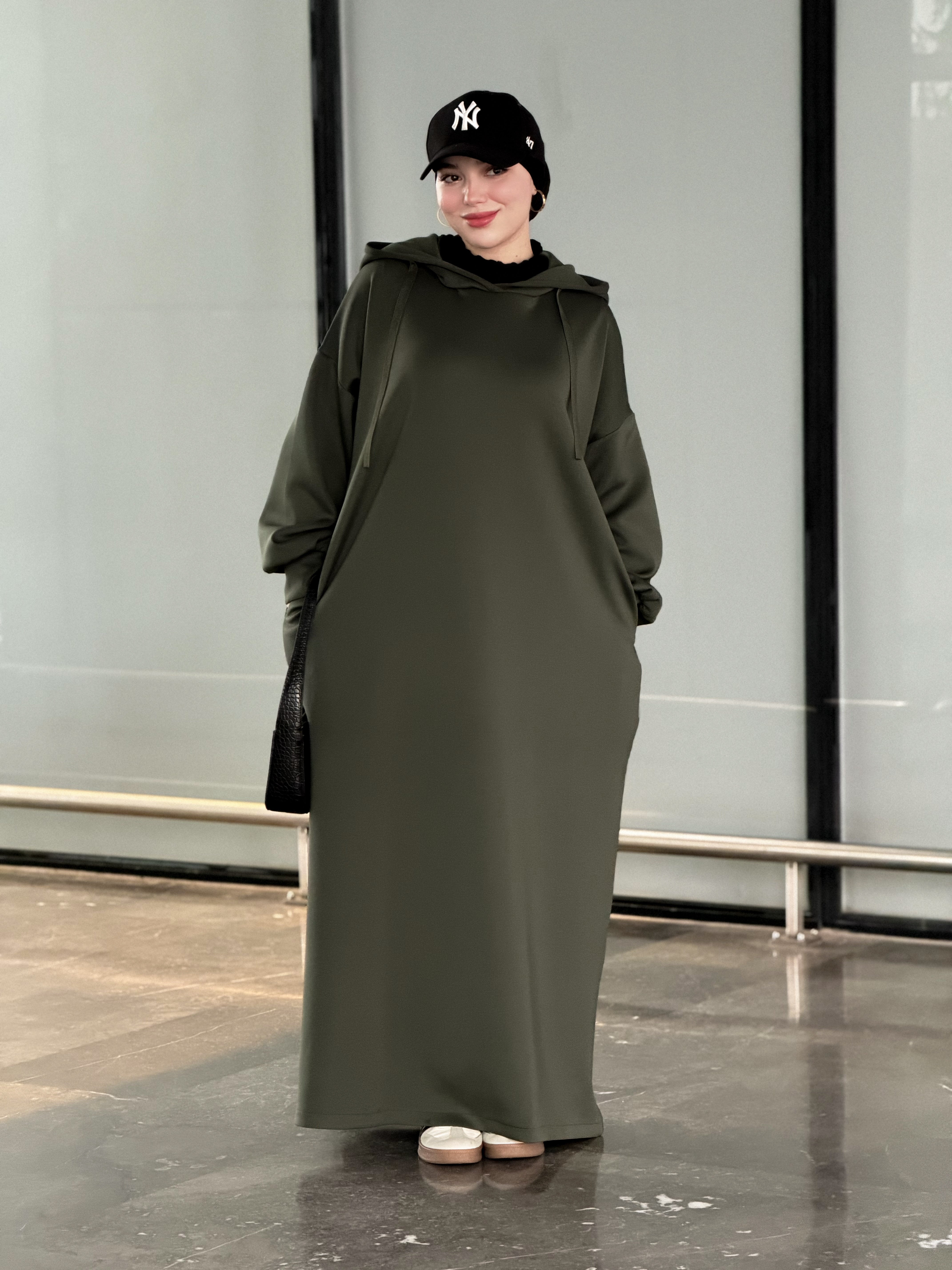 قبية شتوية طويلة (مقاس وافي خودي مقاس أصغر من المعتاد )