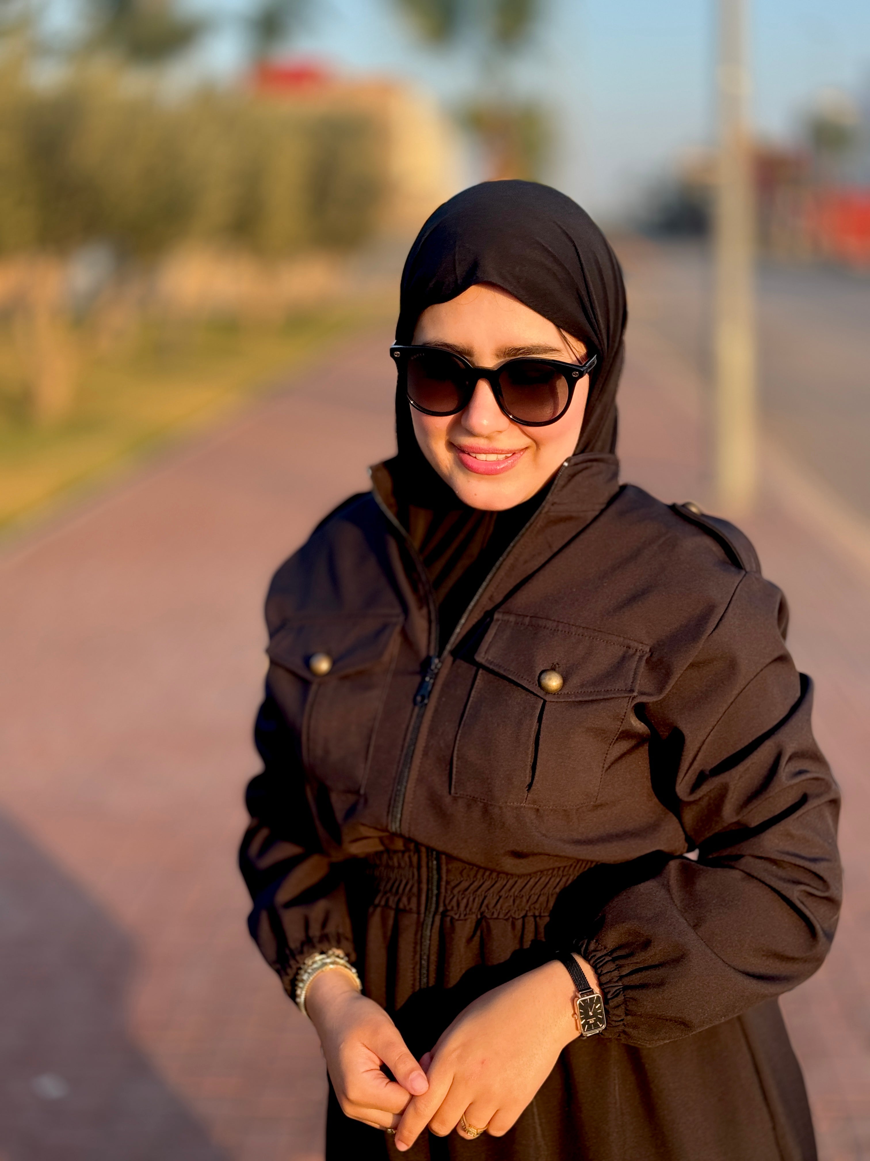 فستان  أنيق بقصة كلاسيكية و أسلوب عصري