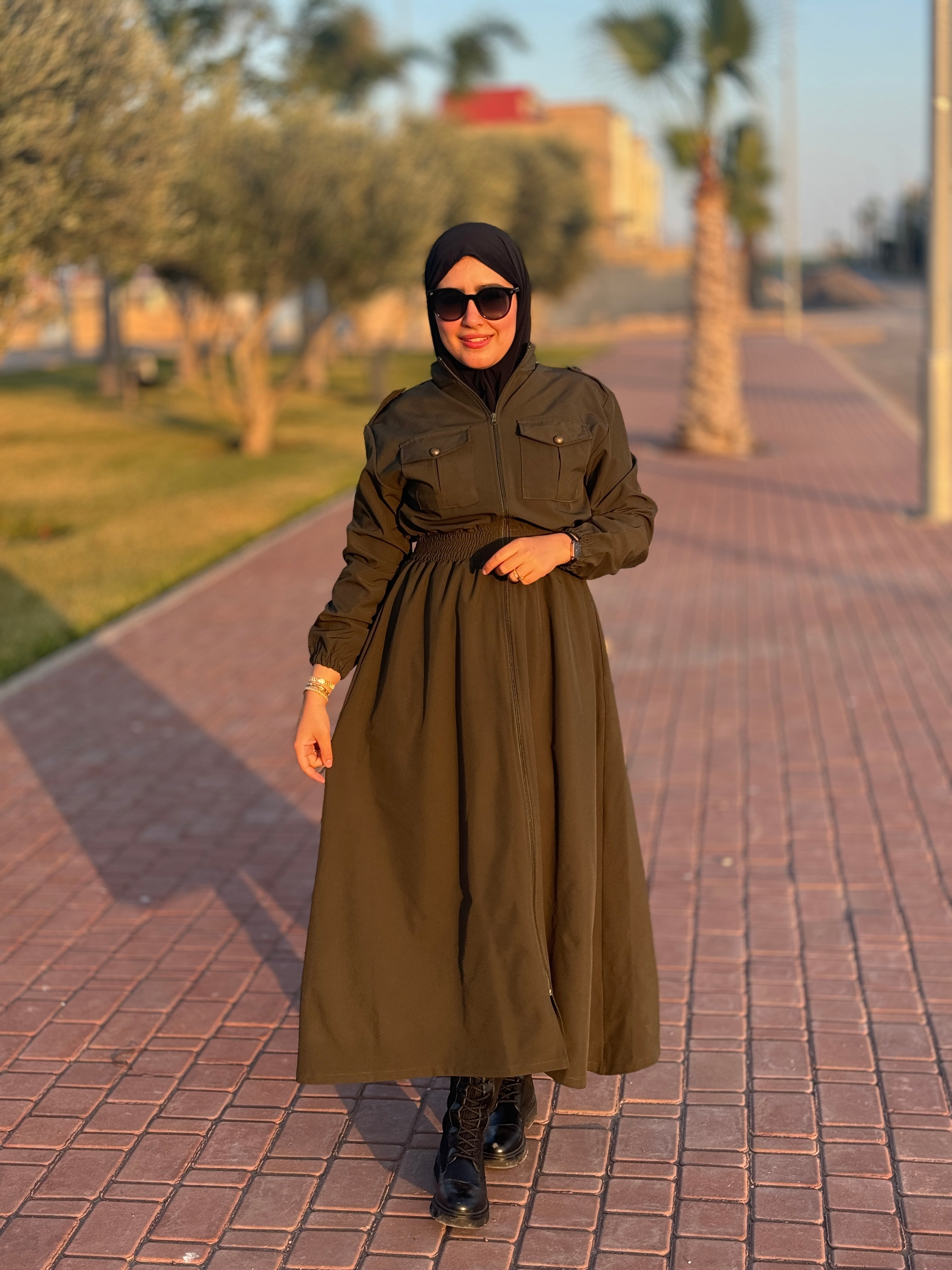 فستان  أنيق بقصة كلاسيكية و أسلوب عصري