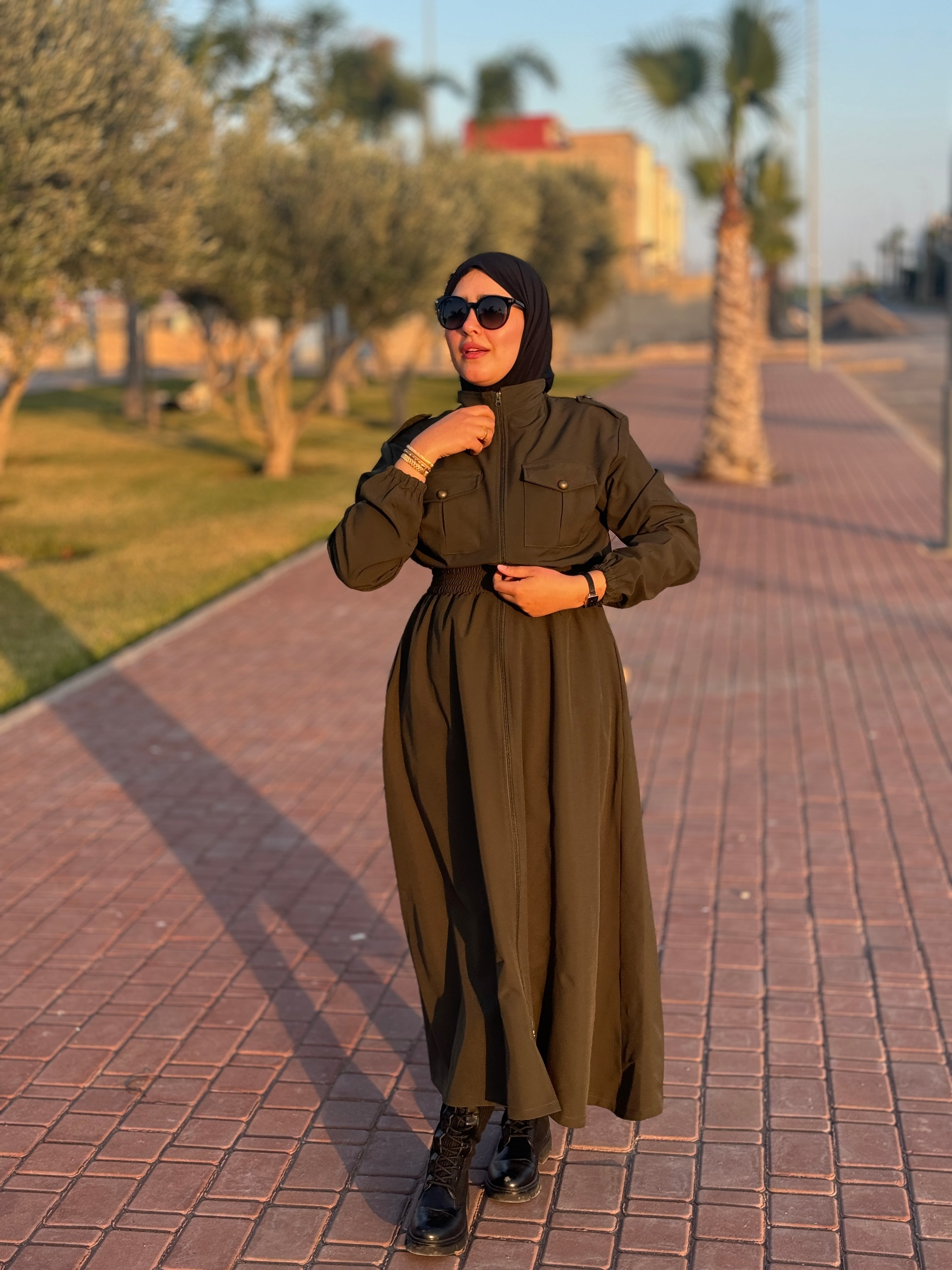 فستان  أنيق بقصة كلاسيكية و أسلوب عصري