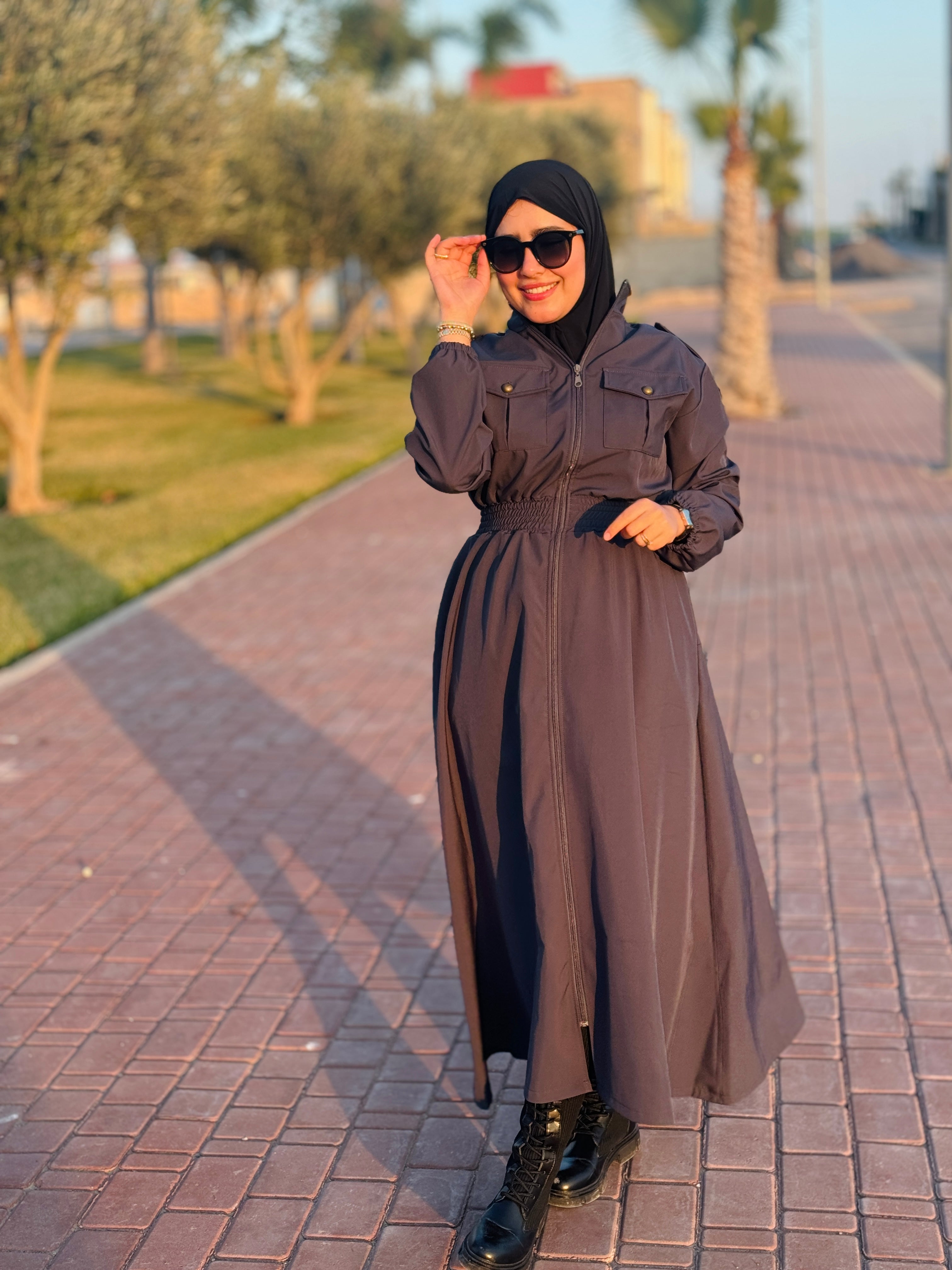 فستان  أنيق بقصة كلاسيكية و أسلوب عصري