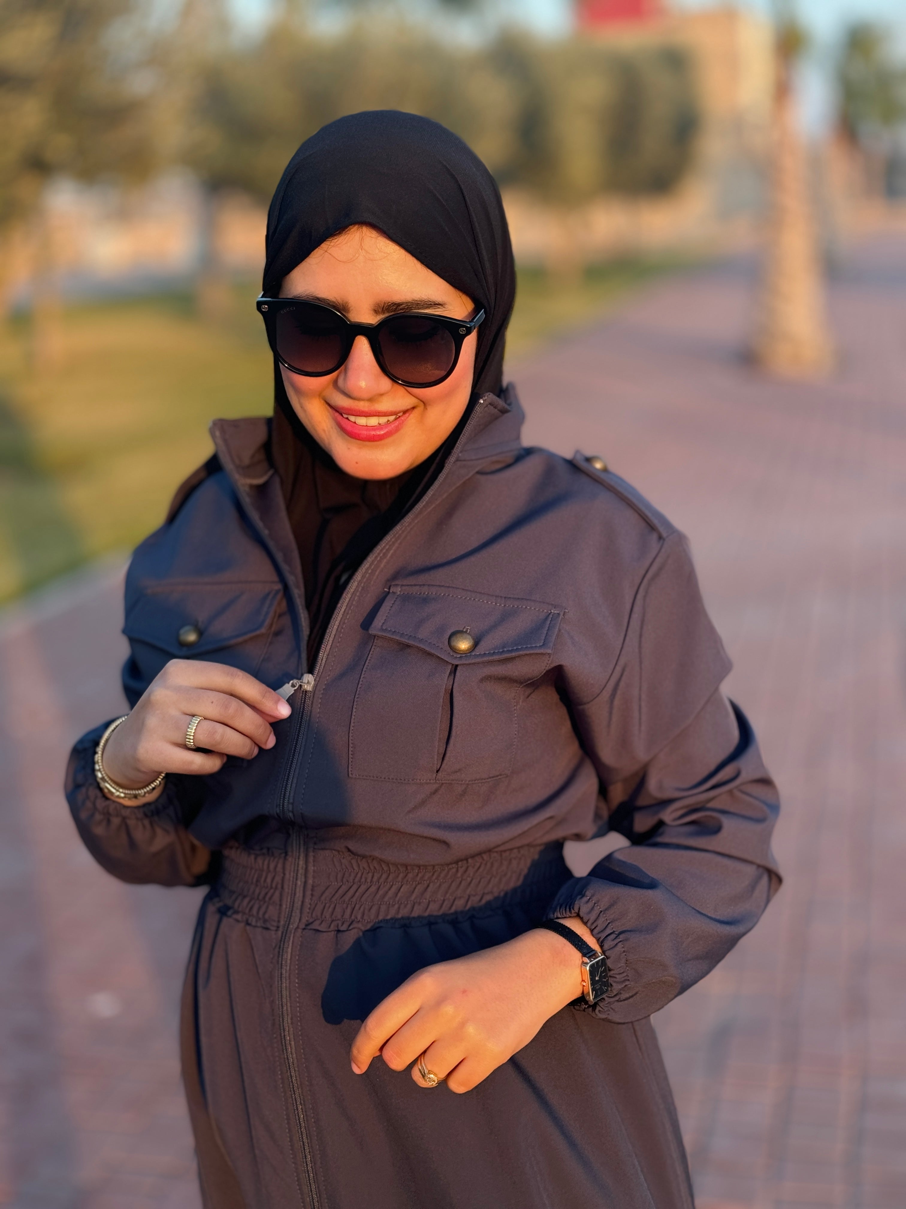 فستان  أنيق بقصة كلاسيكية و أسلوب عصري
