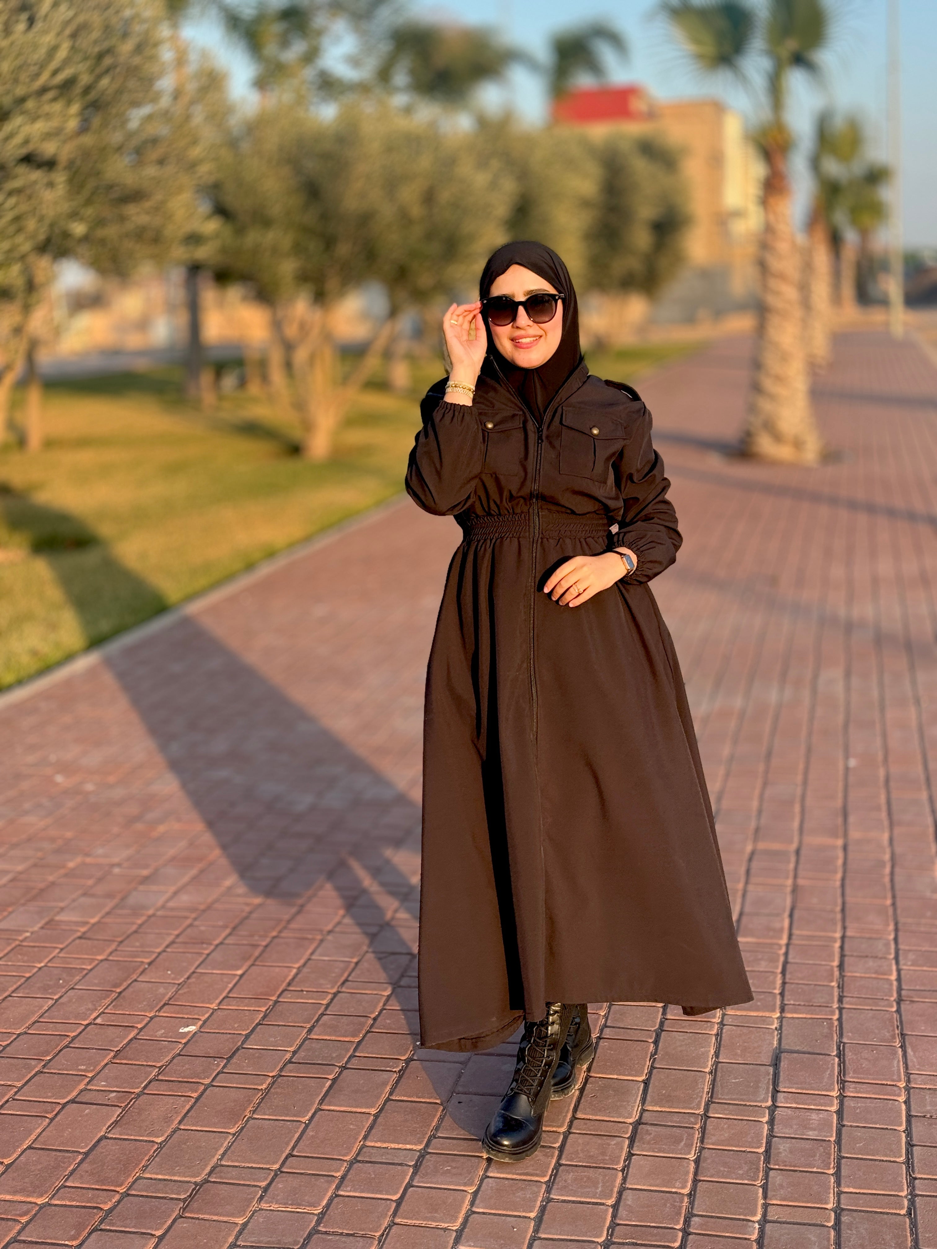فستان  أنيق بقصة كلاسيكية و أسلوب عصري