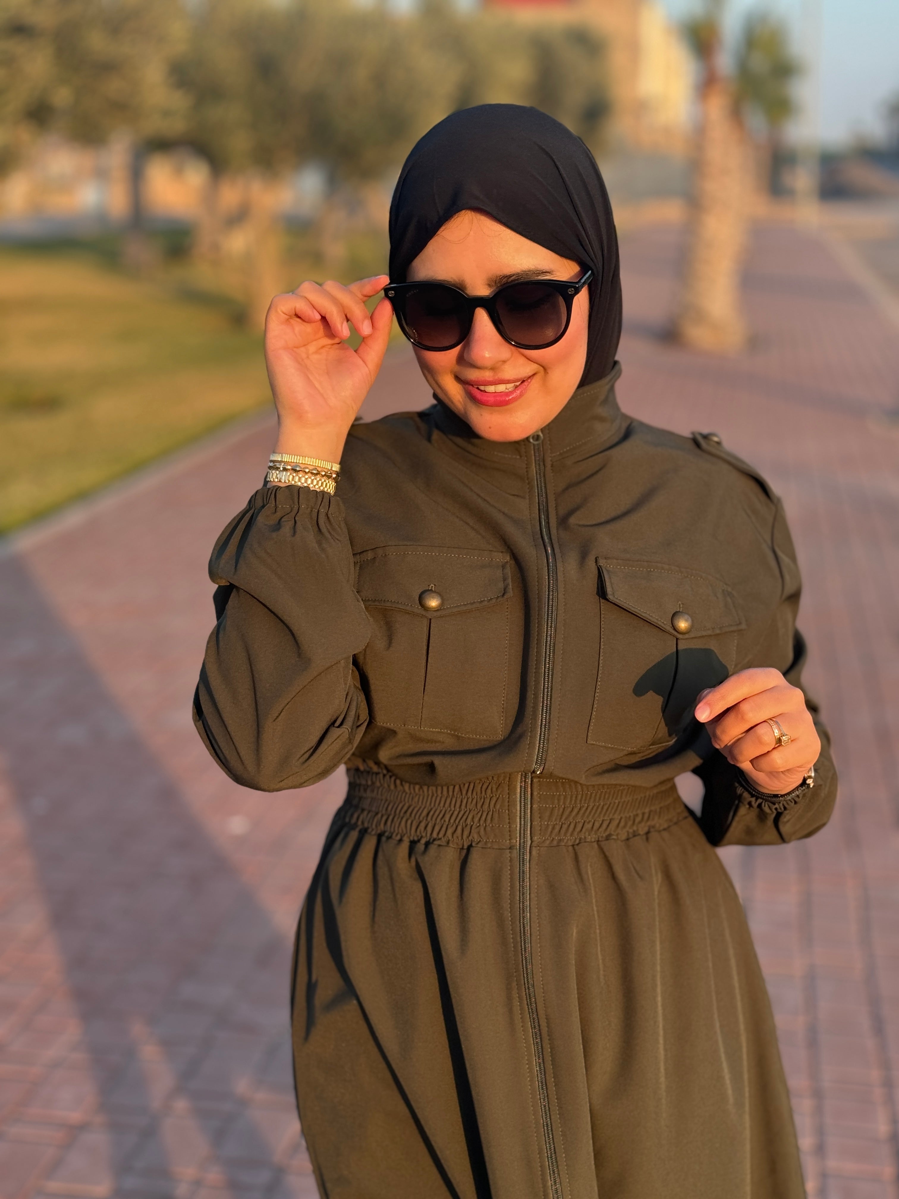 فستان  أنيق بقصة كلاسيكية و أسلوب عصري